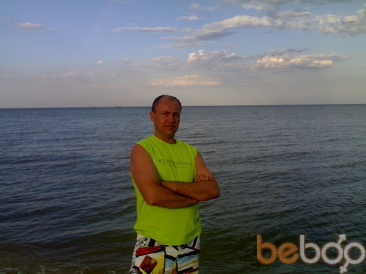  3300926  Igor, 54 ,    