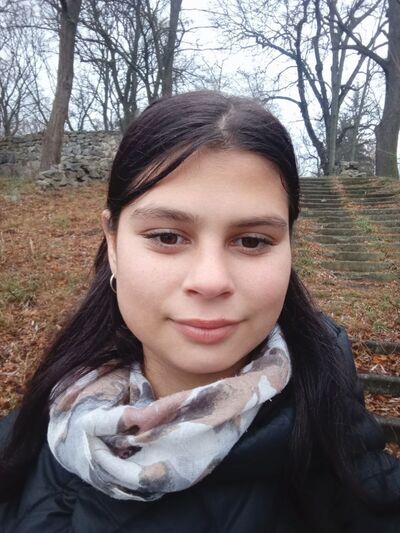  ,   Alina, 19 ,   c 