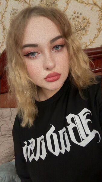  ,   Daria, 21 ,   ,   