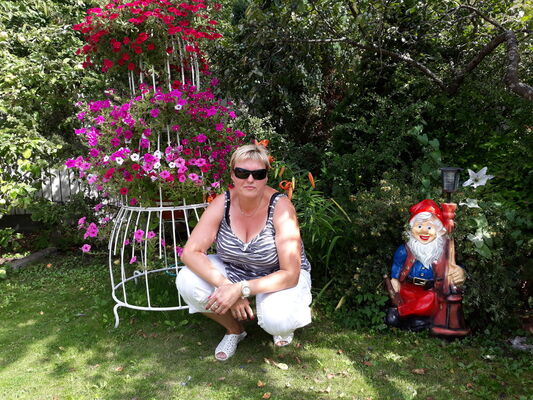  ,   Marina, 44 ,     , c 