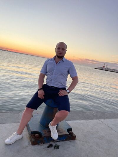  -,   Michael, 33 ,   ,   , c , 