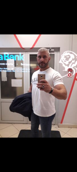  ,   Max, 42 ,   ,   