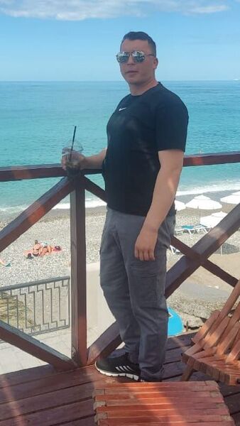  ,   Valik, 28 ,   ,   