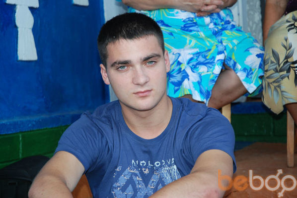  ,   Igor, 32 ,   