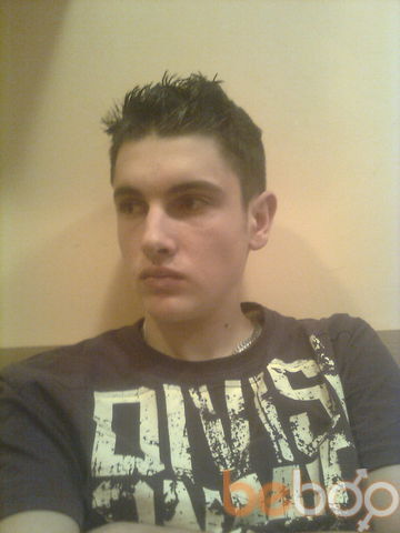  ,   Mykhailo, 32 ,  