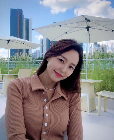  ,   Jeong, 33 ,   ,   