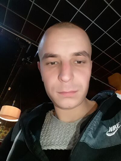  ,   Grisa, 42 ,   