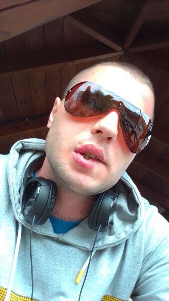  ,   Maksim, 32 ,   ,   