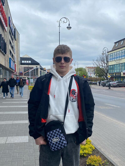  ,   Vlad, 18 ,   ,   