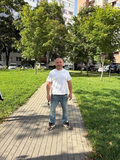  -,   Nik, 42 ,   ,   
