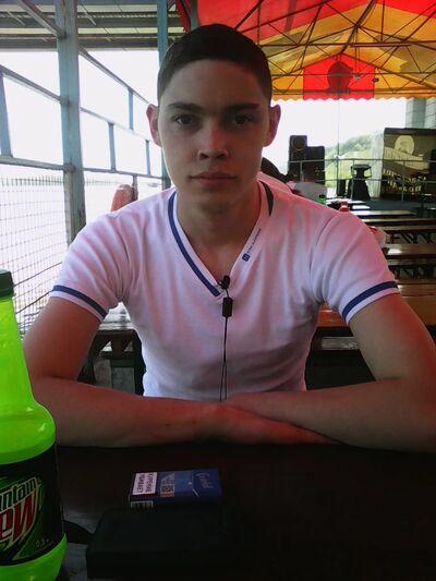  ,   Ivan, 32 ,   c 
