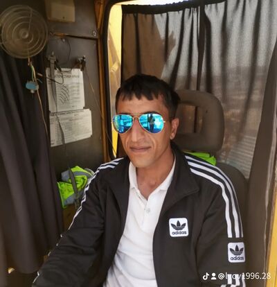  ,   Levon, 29 ,   ,   