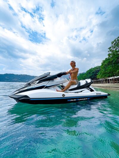  ,   Serezha, 30 ,   ,   , c 