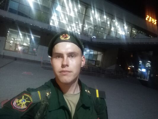  ,   Maxim, 22 ,   ,   , c 