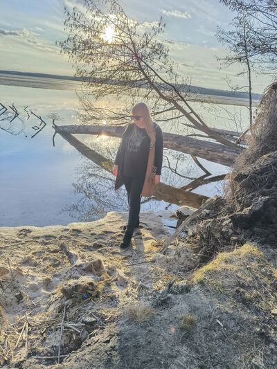  ,   Elena, 39 ,   ,   