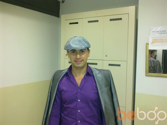  ,   Macho, 35 ,   