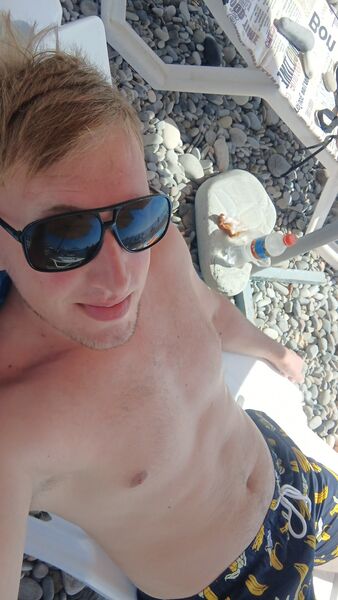  ,   Denis, 32 ,   ,   