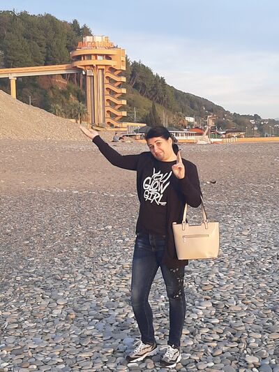  ,   Elena, 47 ,   ,   , c 