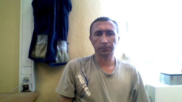  ,   Viktor, 46 ,  