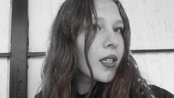  ,   Dalila, 18 ,   ,   