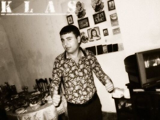  ,   RAZMIK, 35 ,   