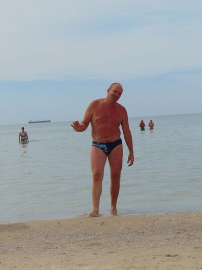  ,   Leonid, 54 ,   