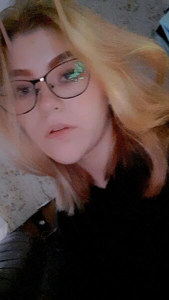  ,   Karina, 21 ,     , c , 