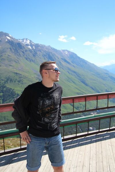  ,   Artem, 38 ,   