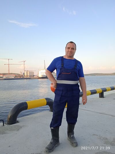  ,   Yury, 52 ,   ,   