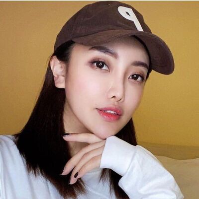  ,   Alice, 32 ,   ,   