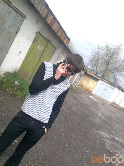  ,   Khan, 32 ,   ,   , c , 