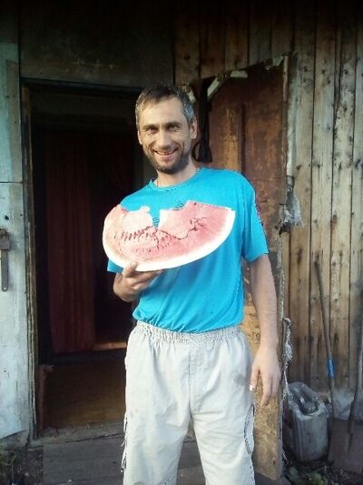  ,   Valentin, 43 ,   