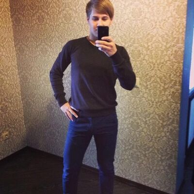  ,   Leon, 32 ,   
