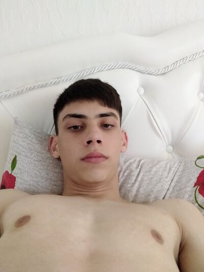  ,   Maxim, 24 ,   ,   , c 