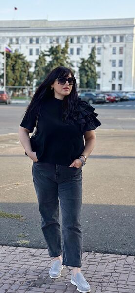  ,     Yana, 49 ,   c 