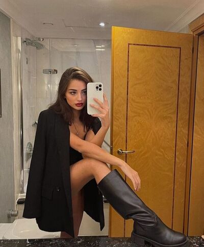  ,   Malvina, 26 ,   ,   