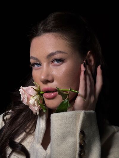  ,   Diana, 24 ,   ,   