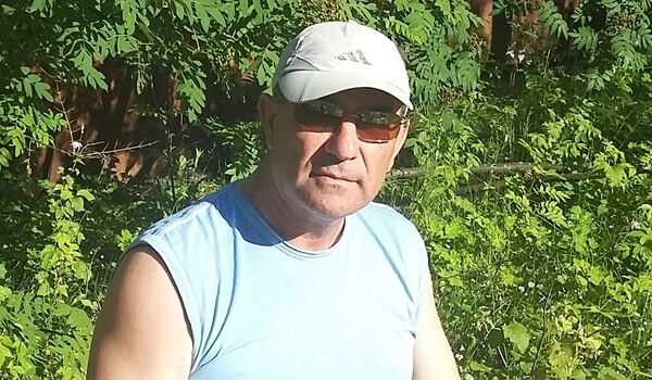  ,   Ismat, 60 ,   