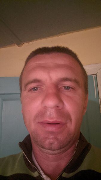  ,   Viktor, 37 ,   ,   