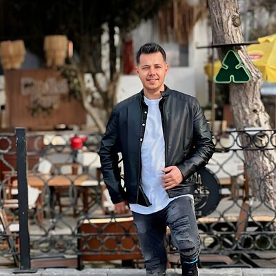  ,   Mehmet, 37 ,   ,   