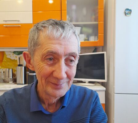  ,   Viktor, 61 ,   c 