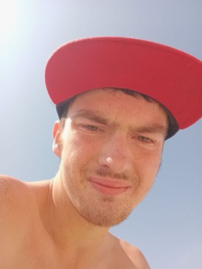  ,   Maxim, 23 ,   ,   , c 
