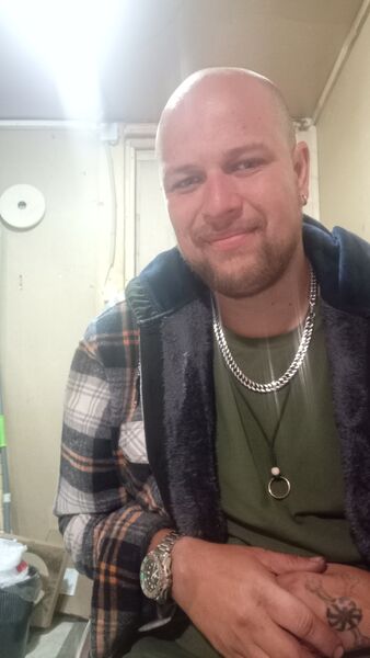  ,   Tony, 36 ,   ,   , c , 
