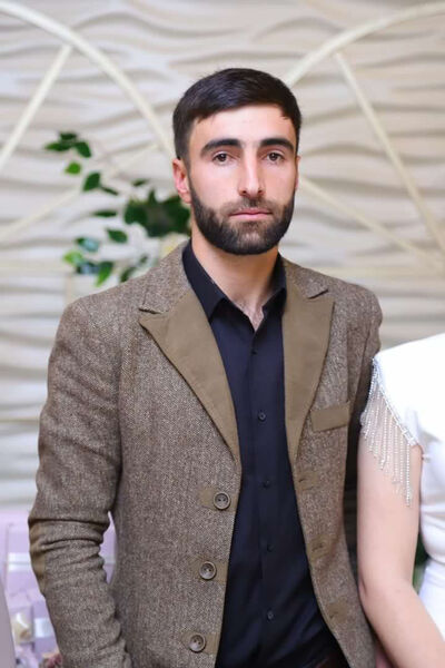  ,   Bagrat, 28 ,   