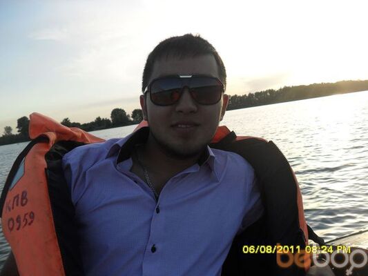  ,   Kuanysh, 33 ,  