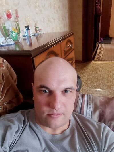  ,   Nikolay, 40 ,   ,   