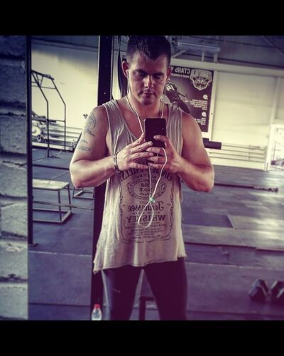  ,   Mik, 34 ,   ,   , c 