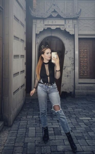  ,   Ionela, 22 ,   , 