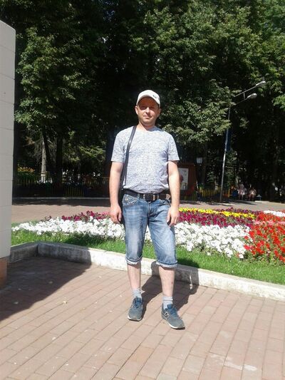  ,   Maxim, 42 ,   