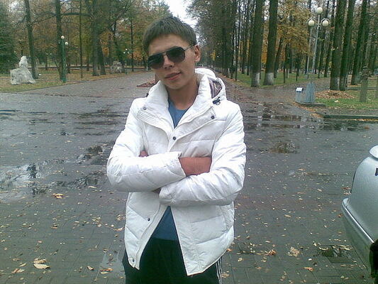  ,   Janik, 34 ,  